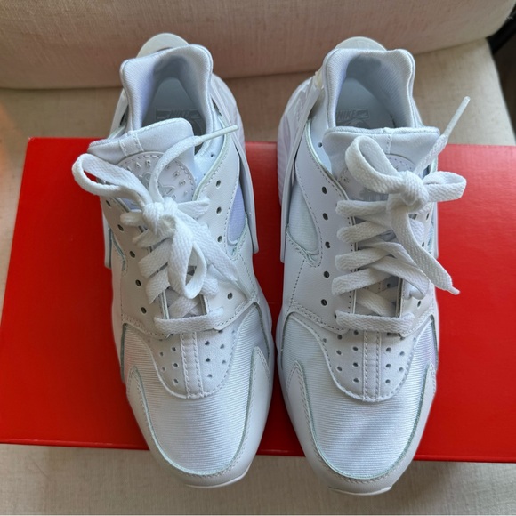 Women Size 7.5 Nike Air Huarache Pure Platinum Triple White DH4439-102 NEW Box - Picture 6 of 9